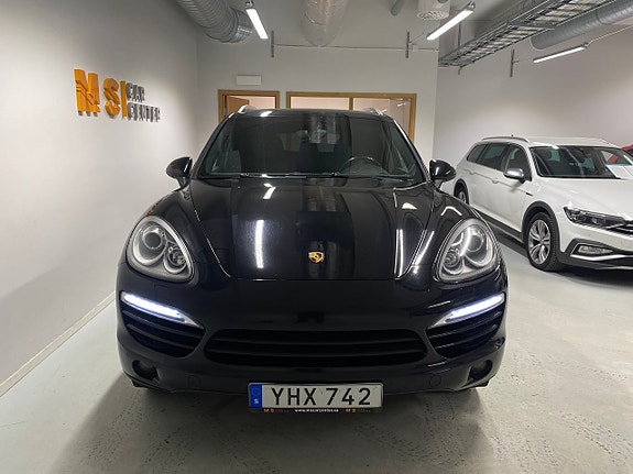 Porsche Cayenne 5 of 5