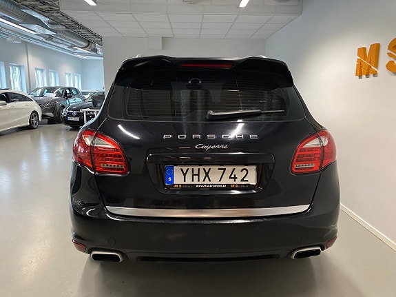Porsche Cayenne 5 of 5