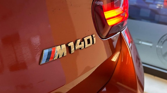 BMW M140i 4 of 5