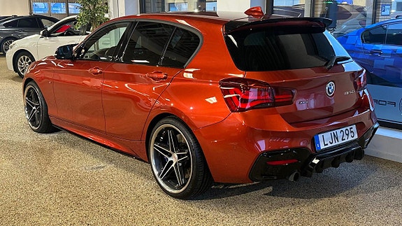 BMW M140i 3 of 5