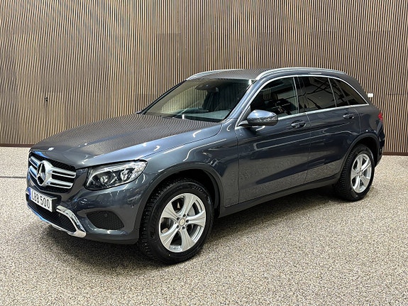 Mercedes-Benz GLC220 d 2 of 5