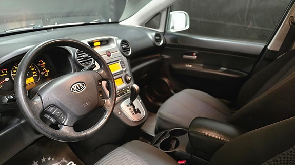 Kia Carens 8 of 27