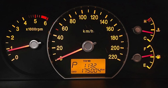 Kia Carens 27 of 27