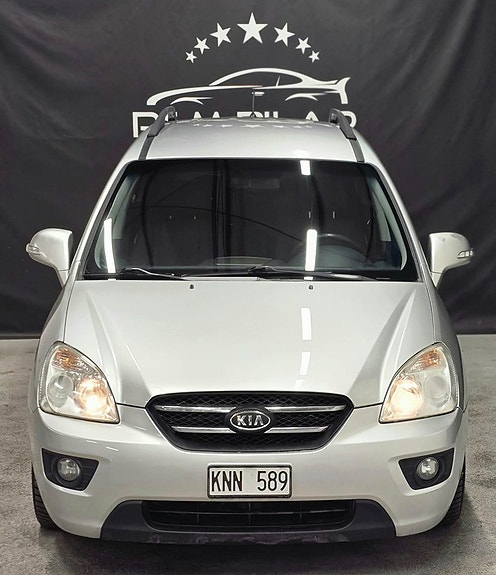 Kia Carens 2 of 5