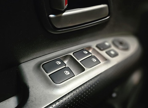 Kia Carens 25 of 27