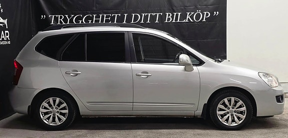 Kia Carens 4 of 5