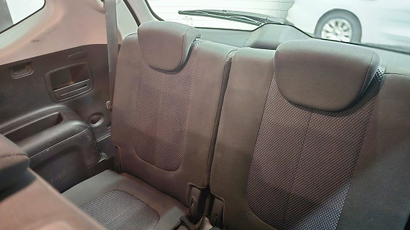 Kia Carens 14 of 27