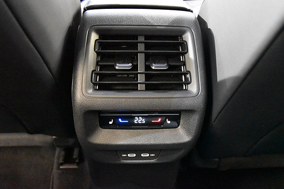 Volkswagen Tiguan 15 of 23