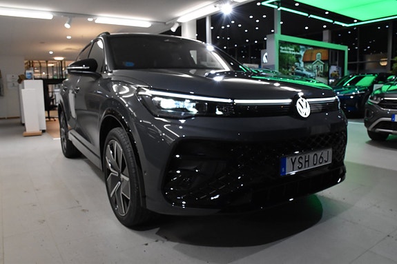 Volkswagen Tiguan 8 of 23