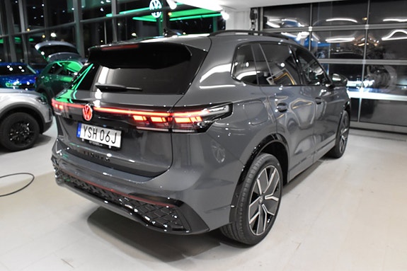 Volkswagen Tiguan 6 of 23