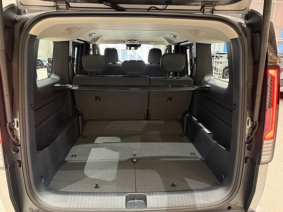 Kia PV5 13 of 16