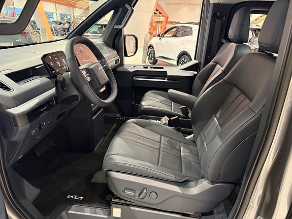 Kia PV5 8 of 16