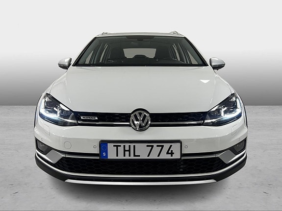 Volkswagen Golf Alltrack 6 of 16