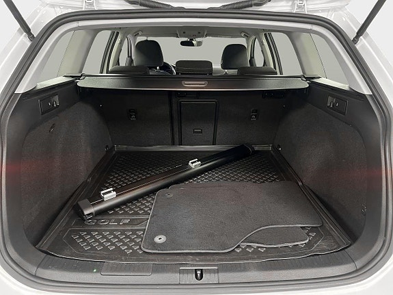 Volkswagen Golf Alltrack 9 of 16