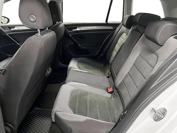 Volkswagen Golf Alltrack 8 of 16