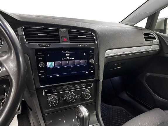 Volkswagen Golf Alltrack 11 of 16