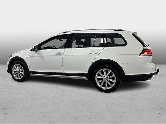 Volkswagen Golf Alltrack 2 of 5