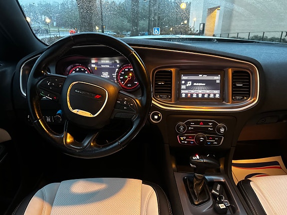 Dodge Charger 18 of 21