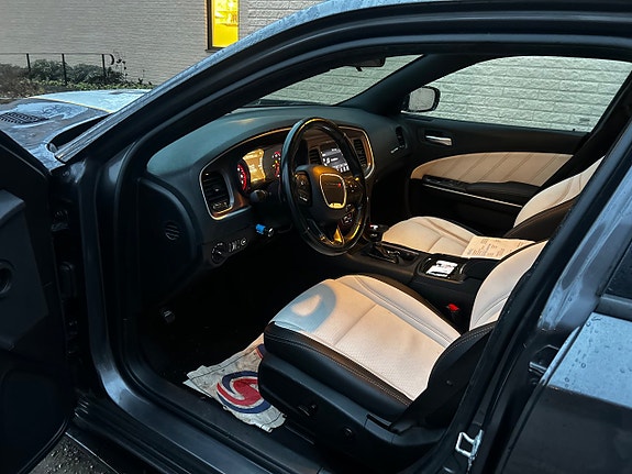 Dodge Charger 17 of 21