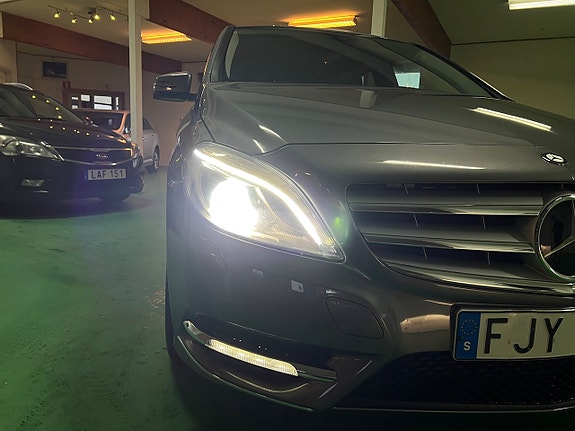 Mercedes-Benz B180 7 of 20