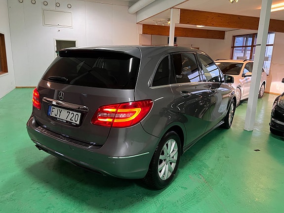 Mercedes-Benz B180 6 of 20