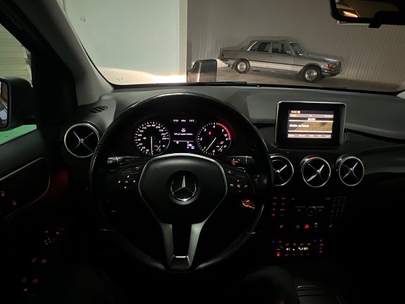 Mercedes-Benz B180 15 of 20