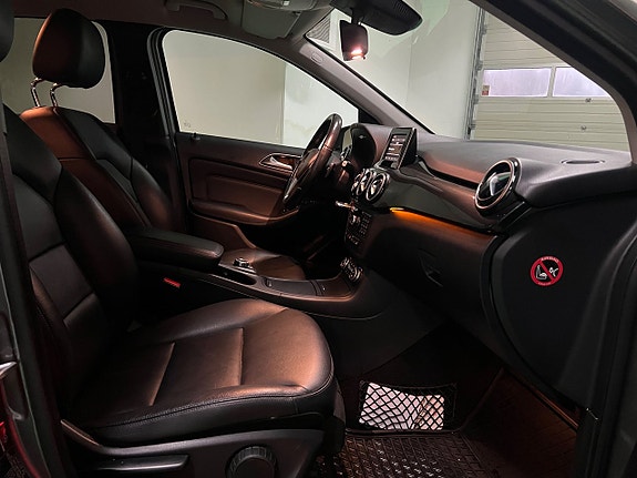 Mercedes-Benz B180 12 of 20