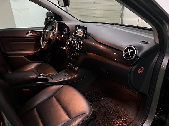 Mercedes-Benz B180 13 of 20