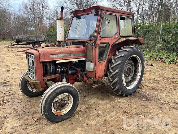 Traktor INTERNATIONAL 475