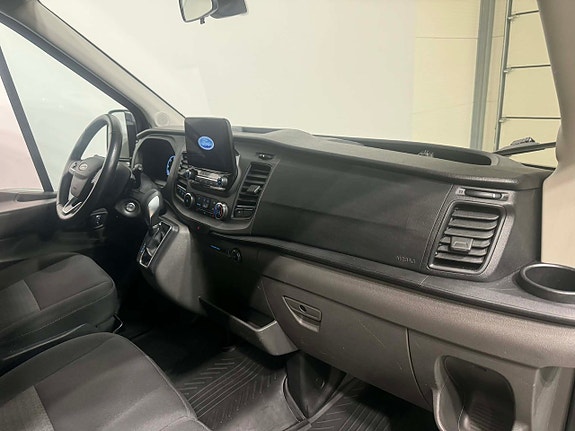 Ford Transit 4 of 5