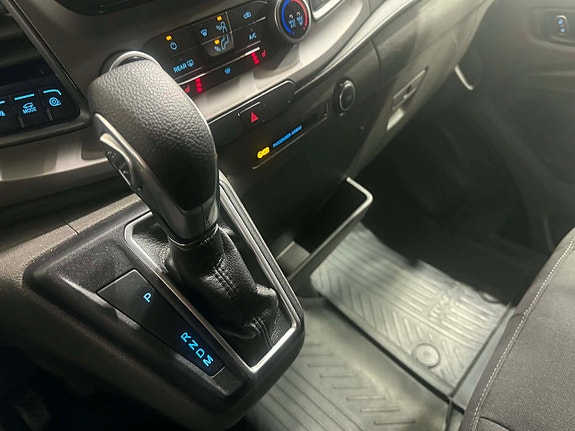 Ford Transit 13 of 15