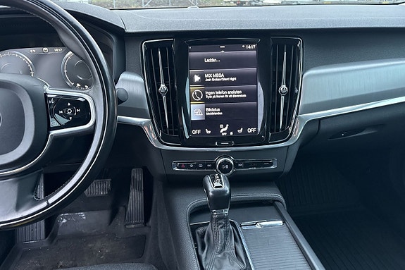 Volvo S90 19 of 30