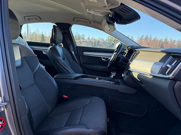 Volvo S90 23 of 30