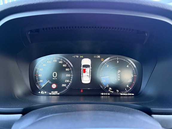 Volvo S90 24 of 30