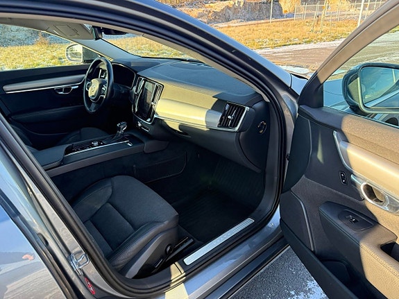 Volvo S90 25 of 30
