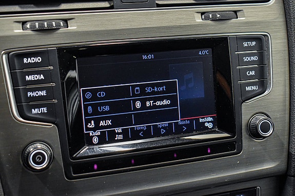 Volkswagen Golf VII 18 of 22