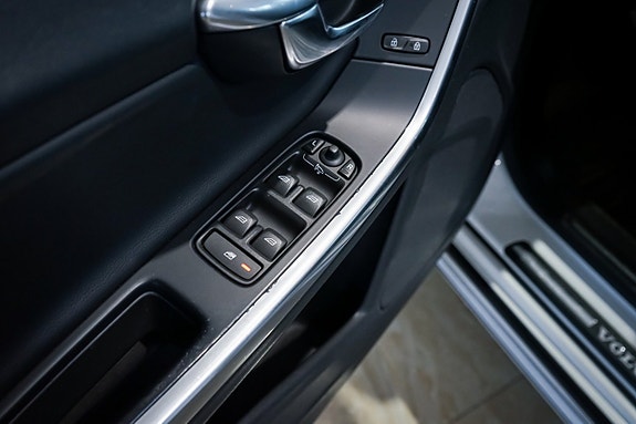 Volvo V60 Cross Country 18 of 24
