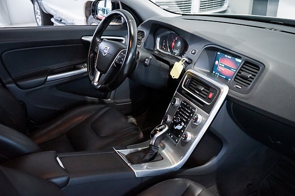 Volvo V60 Cross Country 22 of 24