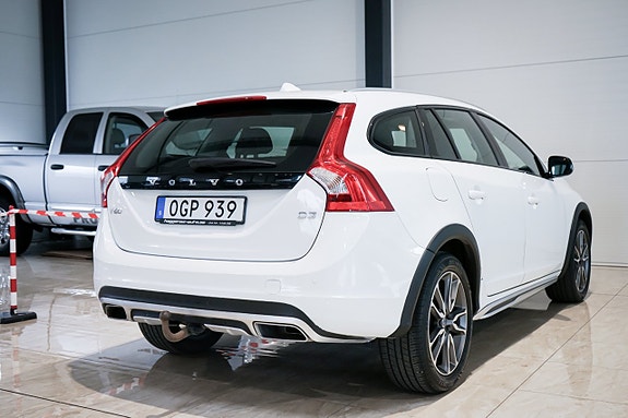 Volvo V60 Cross Country 6 of 24