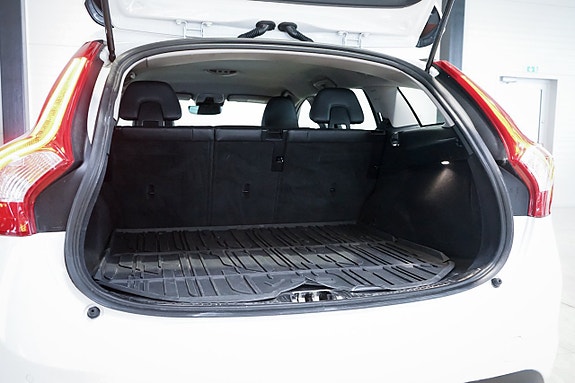 Volvo V60 Cross Country 10 of 24