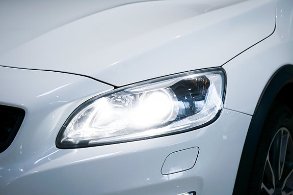 Volvo V60 Cross Country 8 of 24