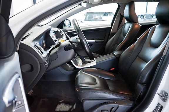 Volvo V60 Cross Country 21 of 24