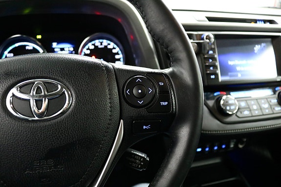 Toyota RAV4 10 of 19