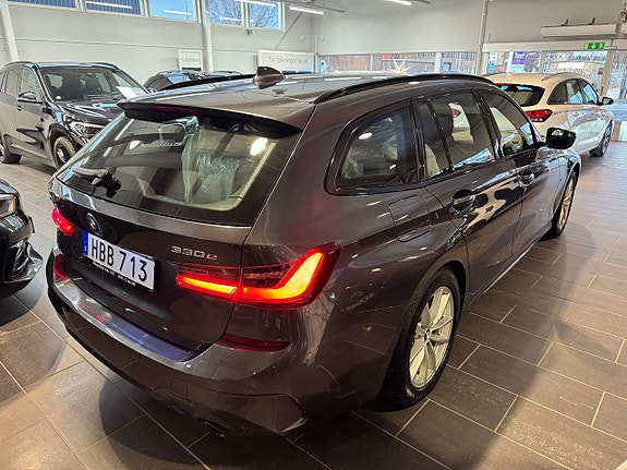 BMW 330e 8 of 18