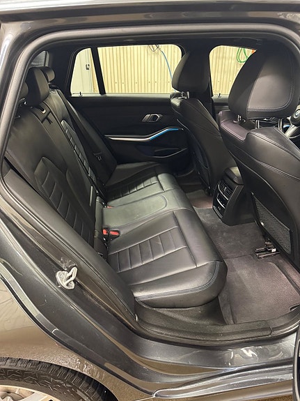 BMW 330e 7 of 18