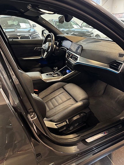 BMW 330e 9 of 18
