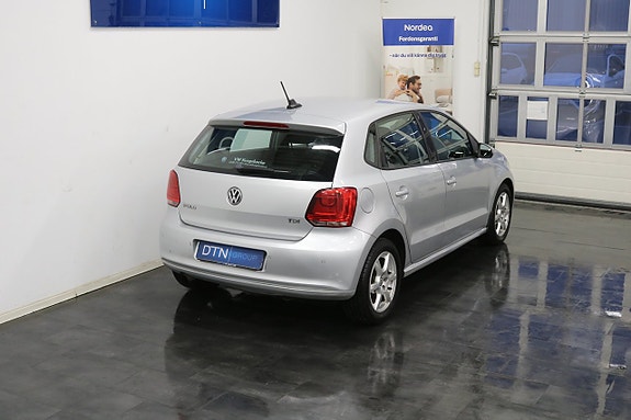 Volkswagen Polo 2 of 5