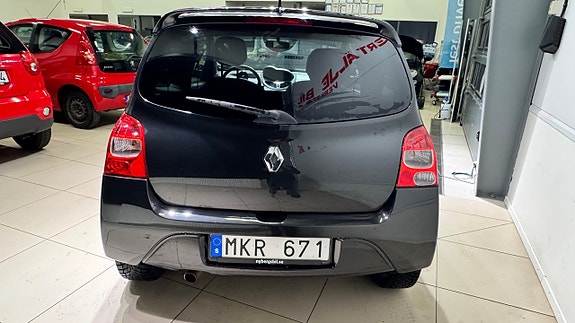 Renault Twingo 10 of 13