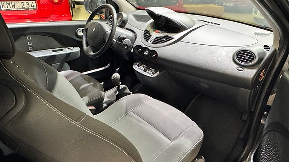 Renault Twingo 12 of 13
