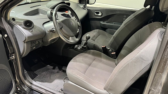Renault Twingo 2 of 5